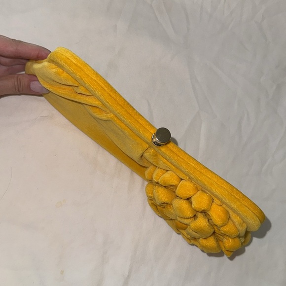 Yellow Clutch - Picture 2 of 7